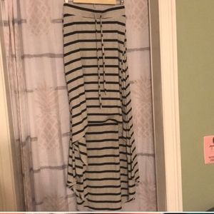 Hi low skirt torrid size 4